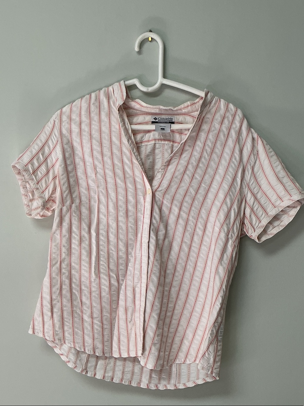 Columbia White and Pink Striped Short Sleeve Button-Front Shirt